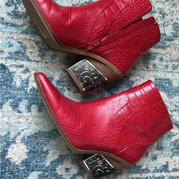 Gianni Bini Red Croc-Embossed Ankle Boots - Picture 3 of 4